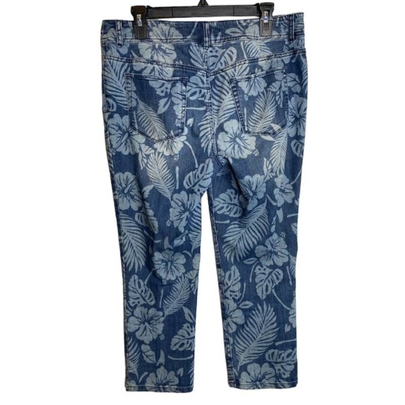 Chico's Fabulously Slimming Chico's sz 0.5 US 6 Hawailan Print Crop Jeans - Picture 2 of 5